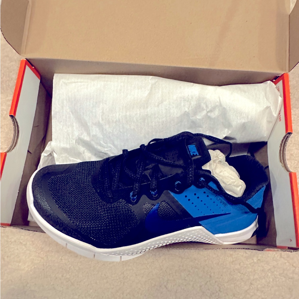 New in box Nike Metcon 2 Amp - Women 7